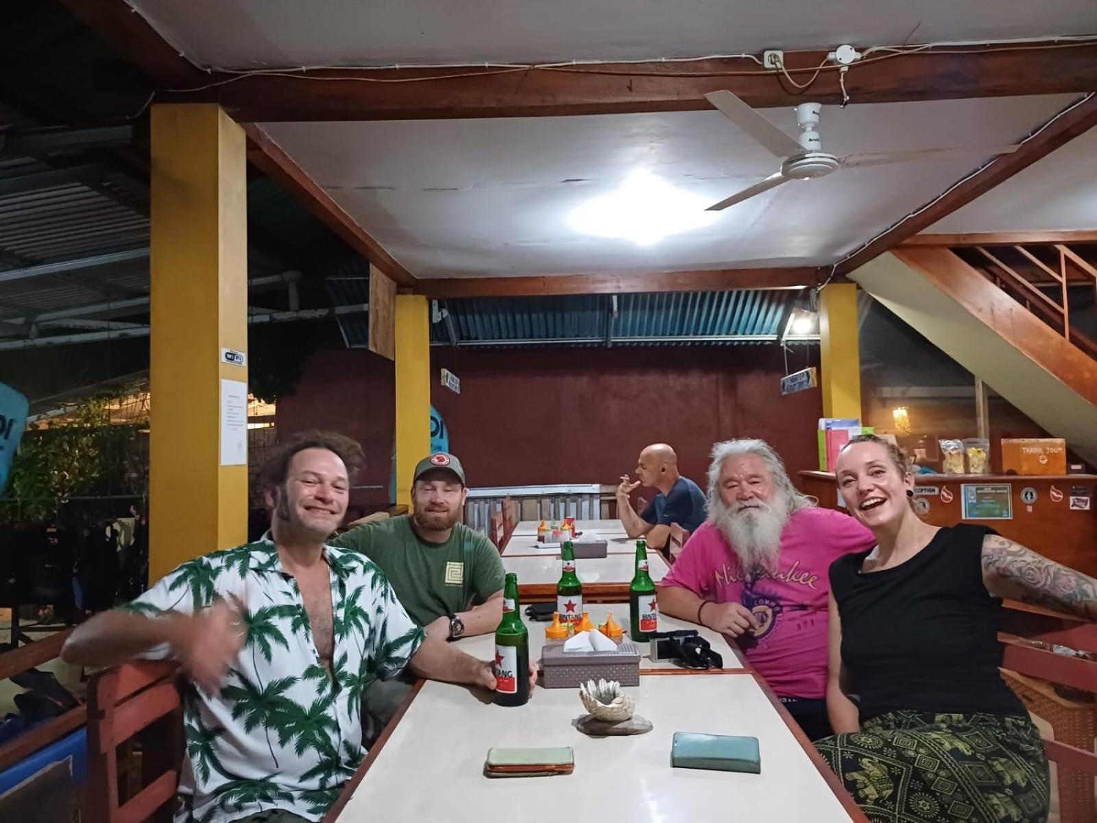 4 Sisters Divers Bunaken Buitenkant foto