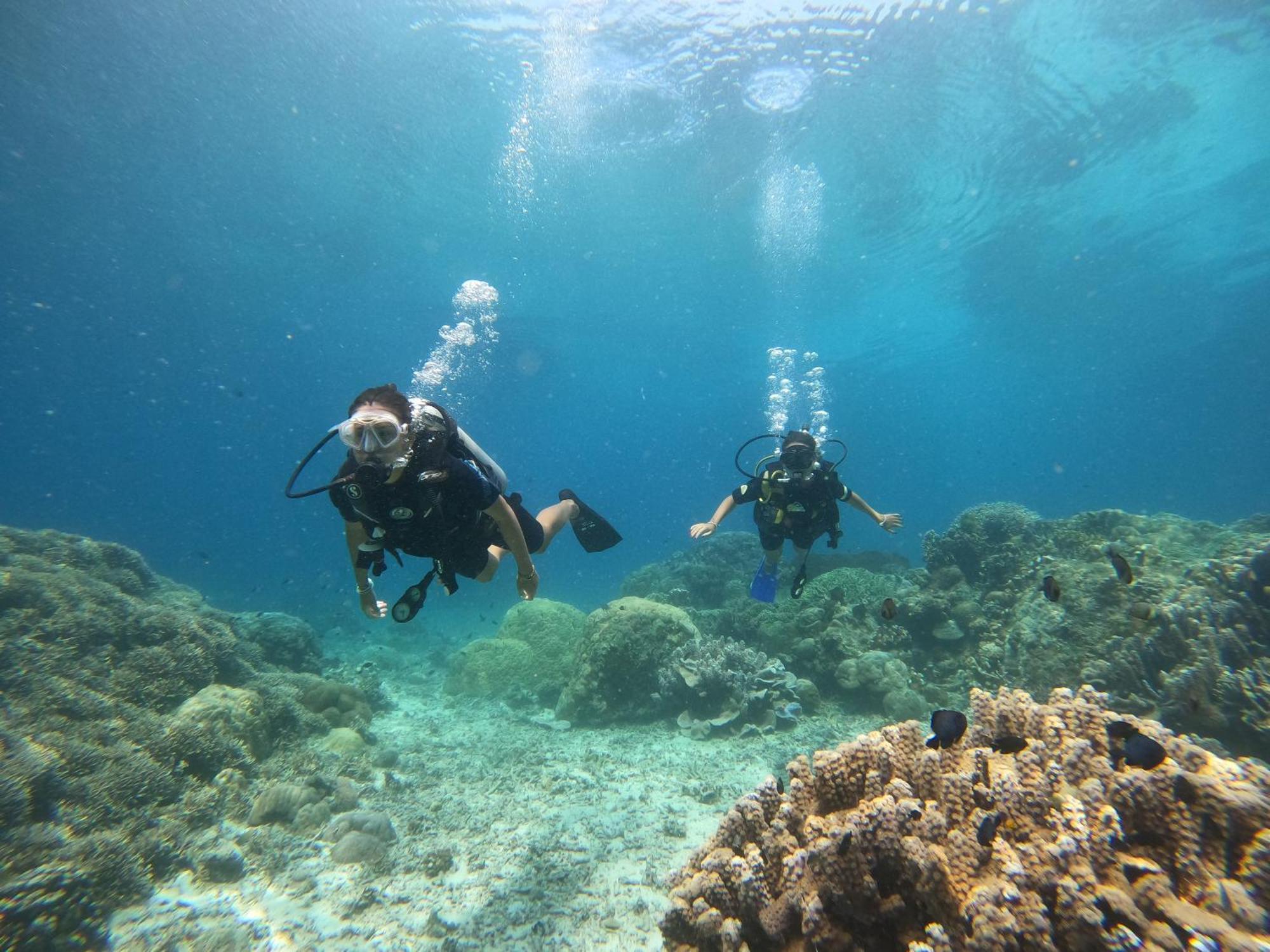 4 Sisters Divers Bunaken Buitenkant foto