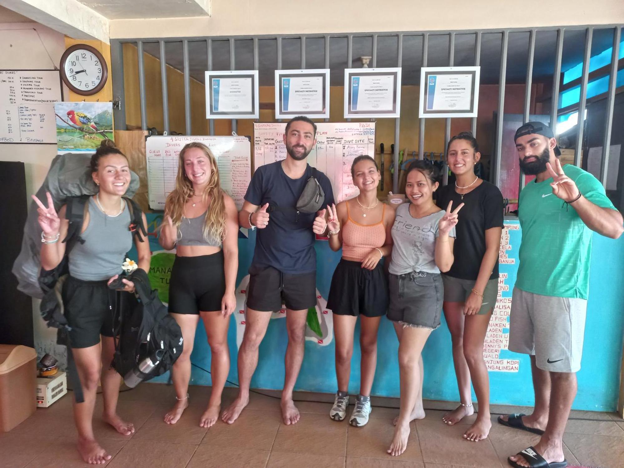 4 Sisters Divers Bunaken Buitenkant foto