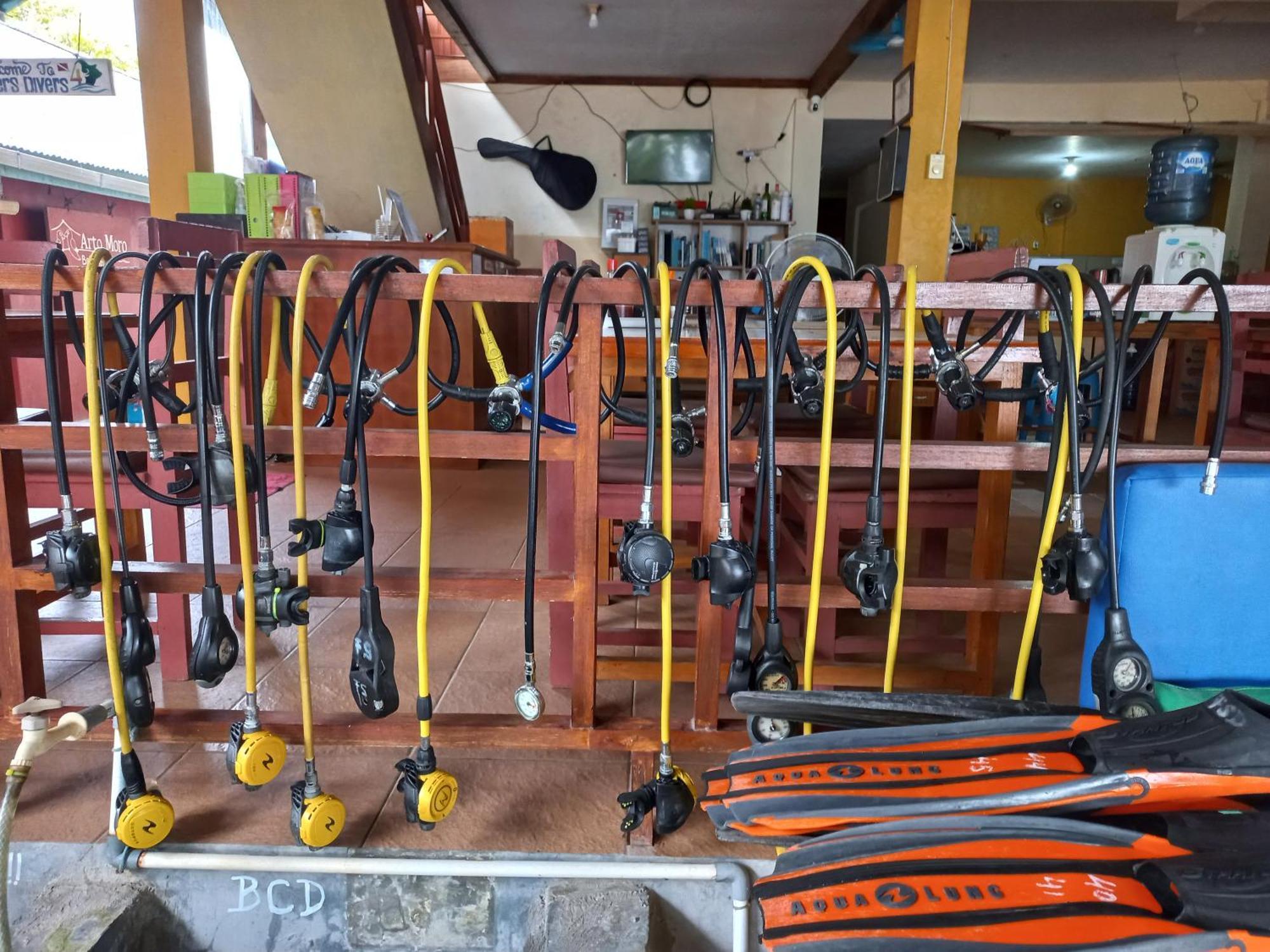 4 Sisters Divers Bunaken Buitenkant foto